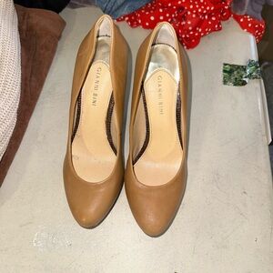 Gianni Bini heels 9.5